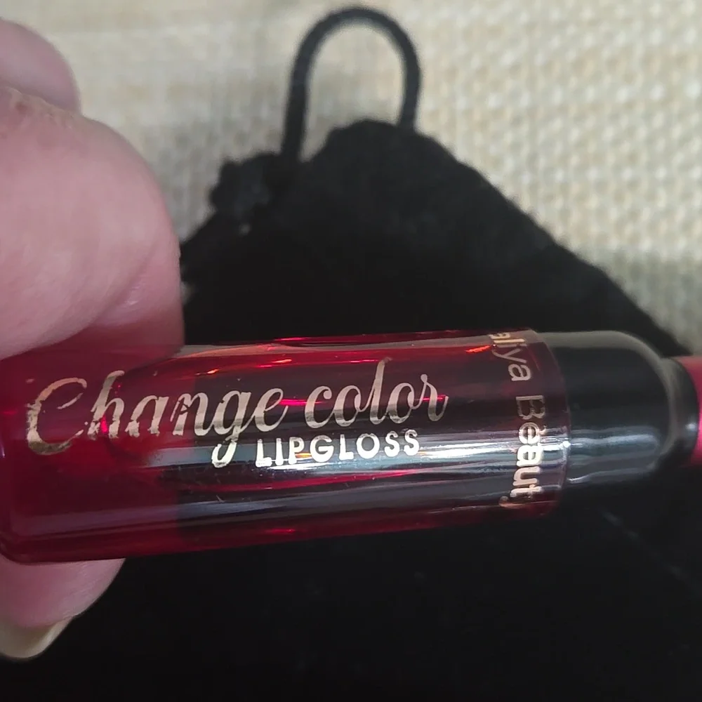 Miss Rôse Red Tint Lip Gloss Plus 3 More!